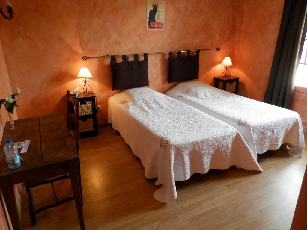 Bed and Breakfast Domaine De Varenne Saint-Amand-en-Puisaye Екстер'єр фото