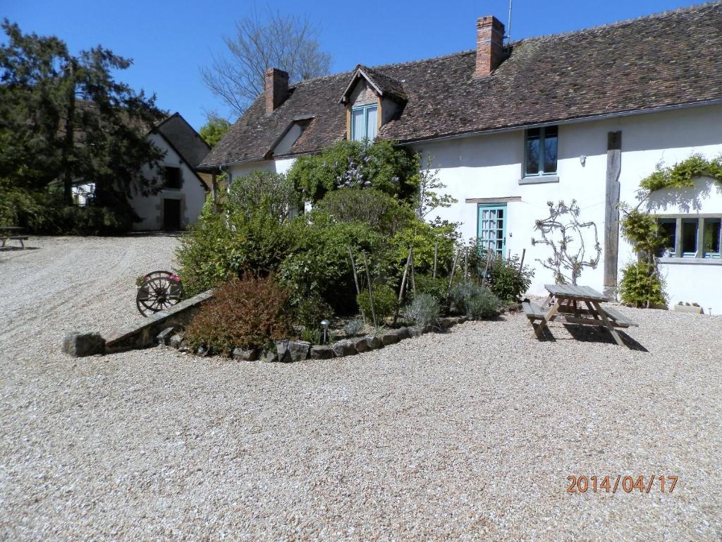 Bed and Breakfast Domaine De Varenne Saint-Amand-en-Puisaye Екстер'єр фото
