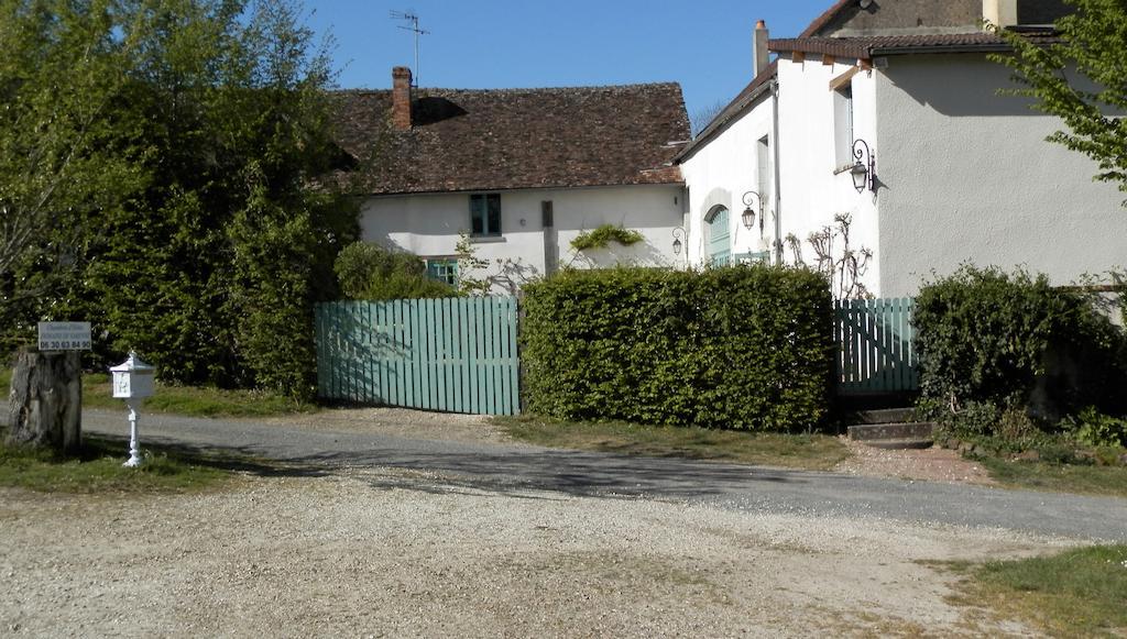 Bed and Breakfast Domaine De Varenne Saint-Amand-en-Puisaye Екстер'єр фото